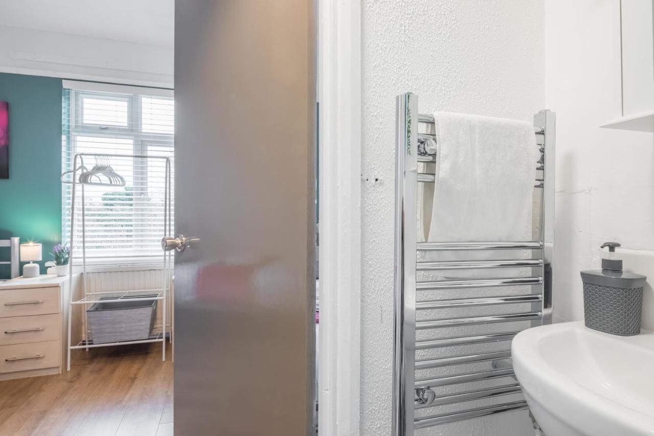 Private Room 6 With Kitchenette By Cb Stays No Minimum Stays CBG Exterior foto